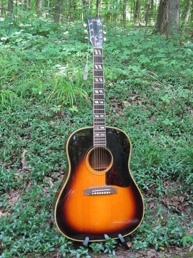 [1952 Gibson SJ Full Front]